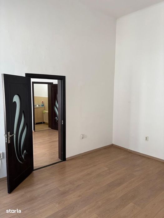 Apt versatil ultracentral 40 mp pivniță 13 mp