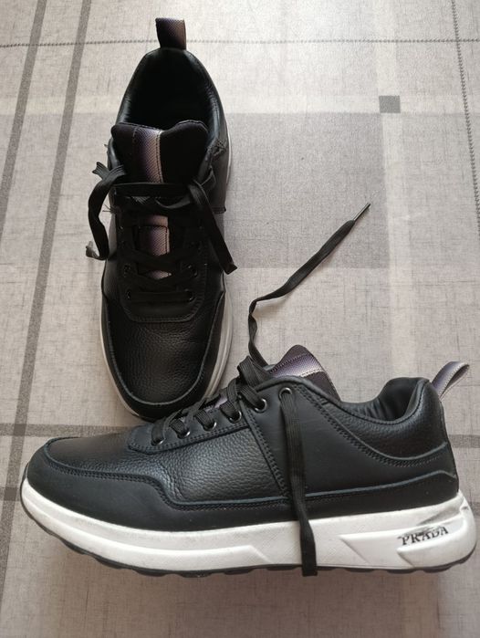 Классические кроссовки