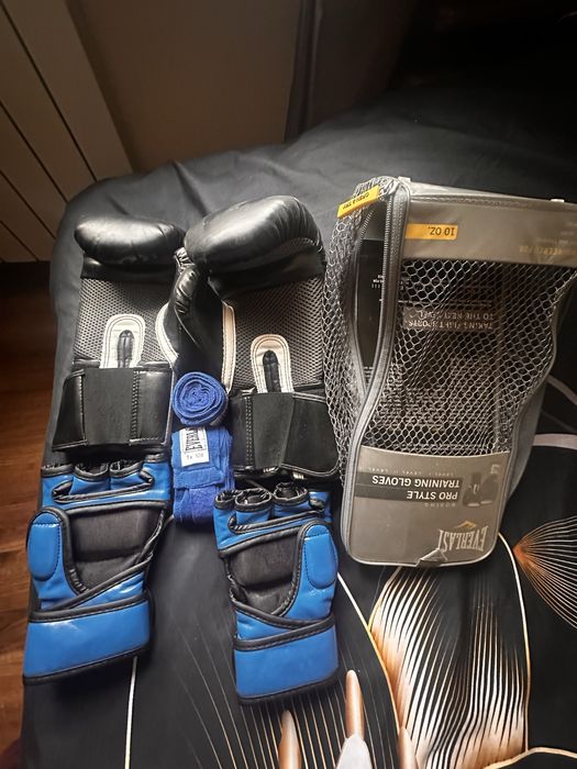 Боксерские перчатки