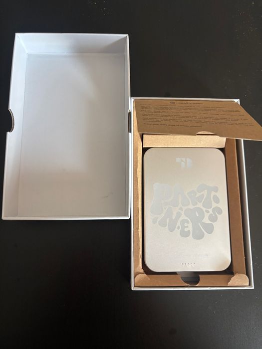 Магнитна батерия за тел - URBAN VITAMIN COMPTON RCS 10.000 MAH - БЯЛА