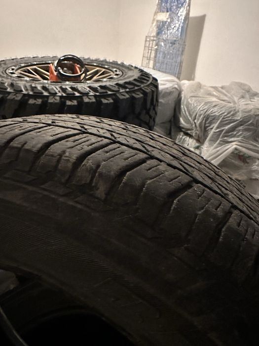 Продам резину 265/60 r18