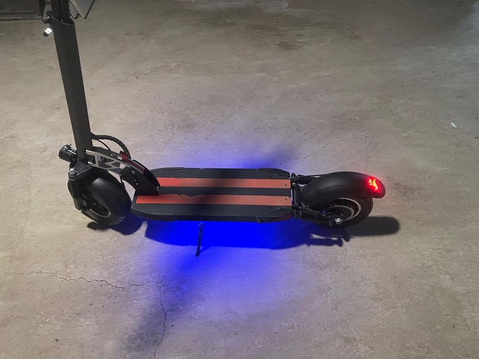 Продам электросамокат