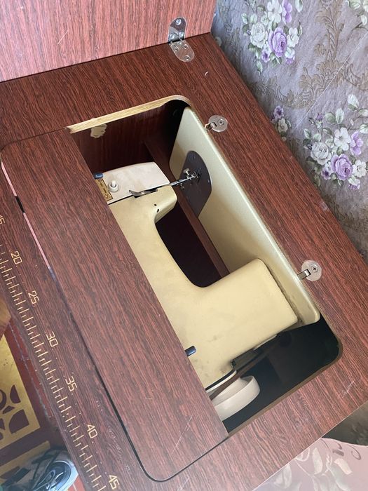 Продам швейную машинку