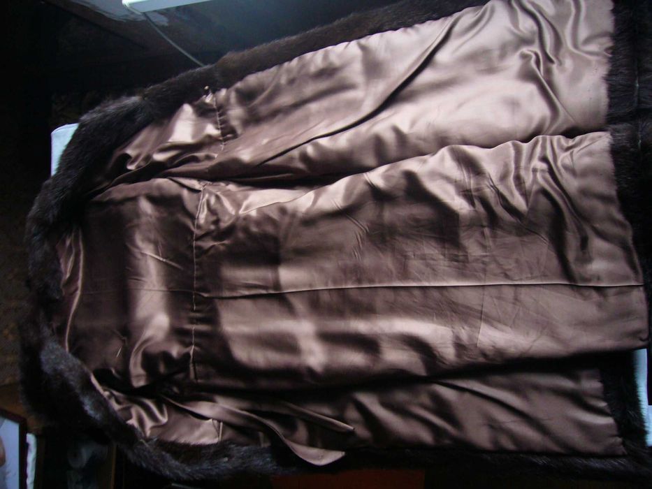 Дамско кожено палто от мурмел размер 42-44 с широка яка