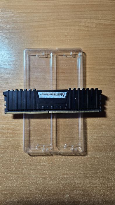 Memorie RAM Corsair Vengeance LPX 8GB DDR4