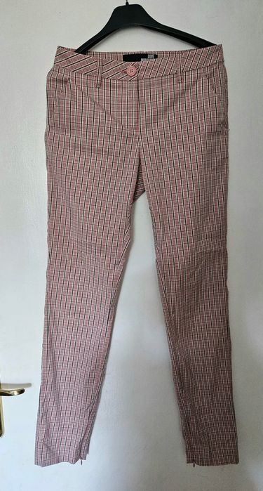 Нов панталон на Love Moschino