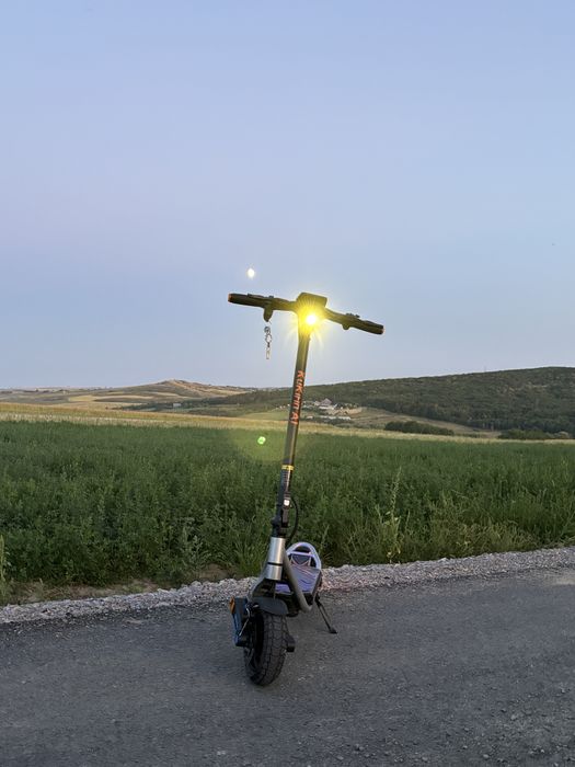 VÂND trotineta kukirin A1,650 de km
