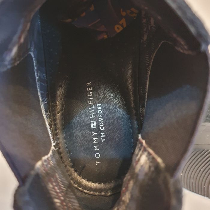 Ghete Tommy Hilfiger masura 44