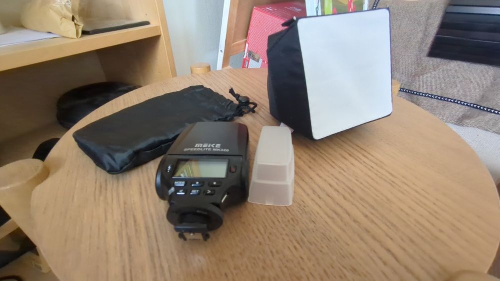 Blitz TTL pt Sony - Meike Speedlite MK 320