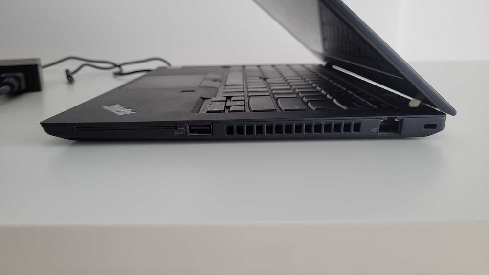 Laptop Lenovo ThinkPad T14 Gen 1 Intel i5-10310U 16GB RAM 256GB SSD