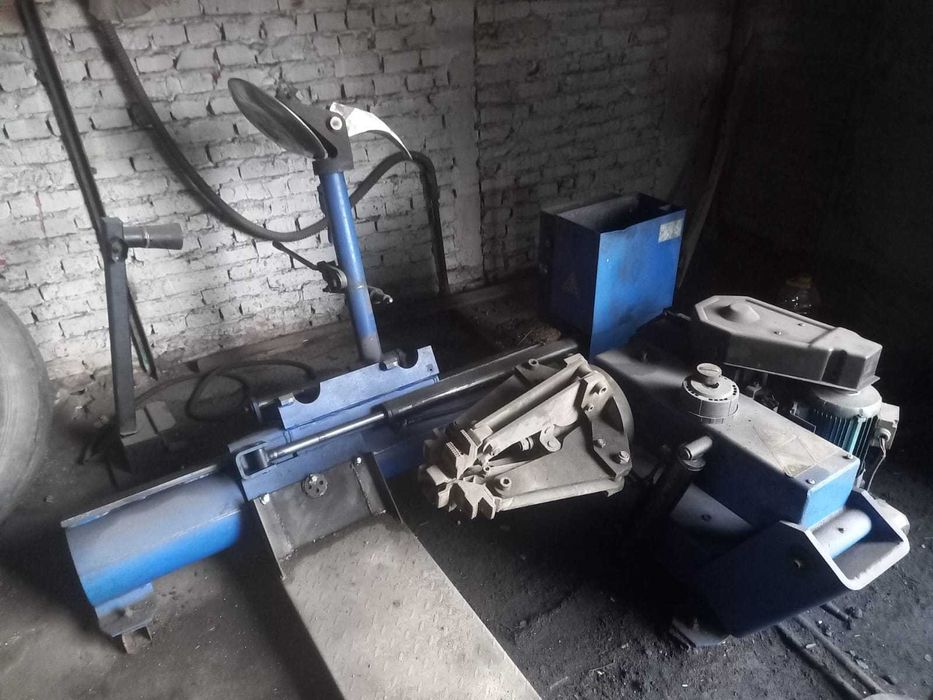 продам шиномонтажный стенд для грузовых автомобилей