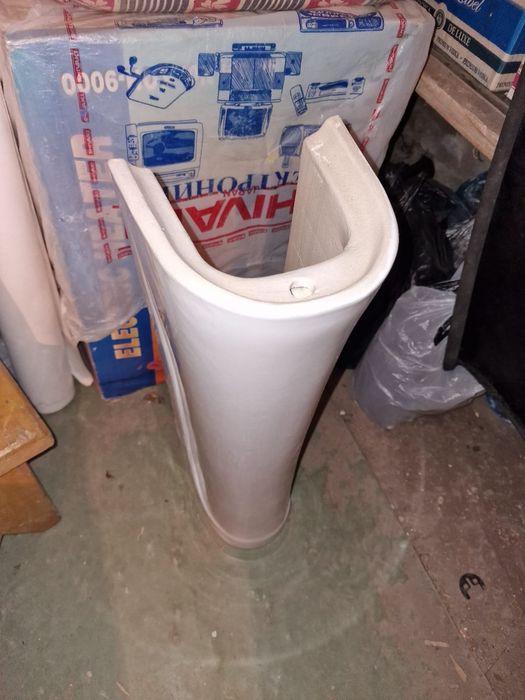 Продам керамическую раковину