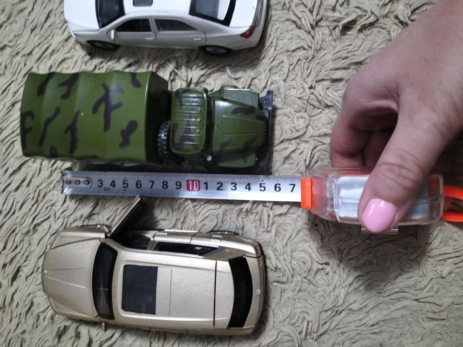 Продам металлические машинки бу