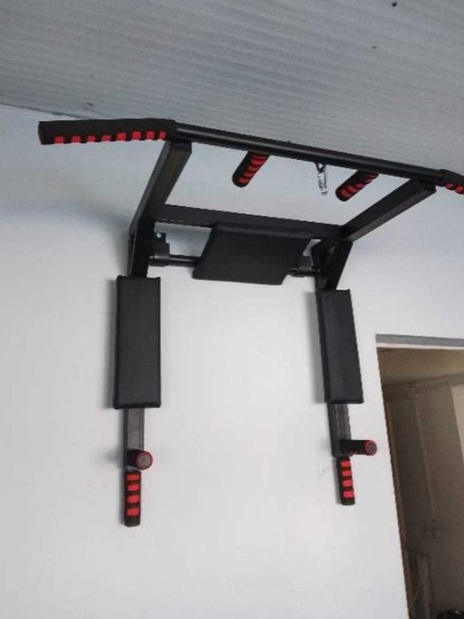 Турник для стены