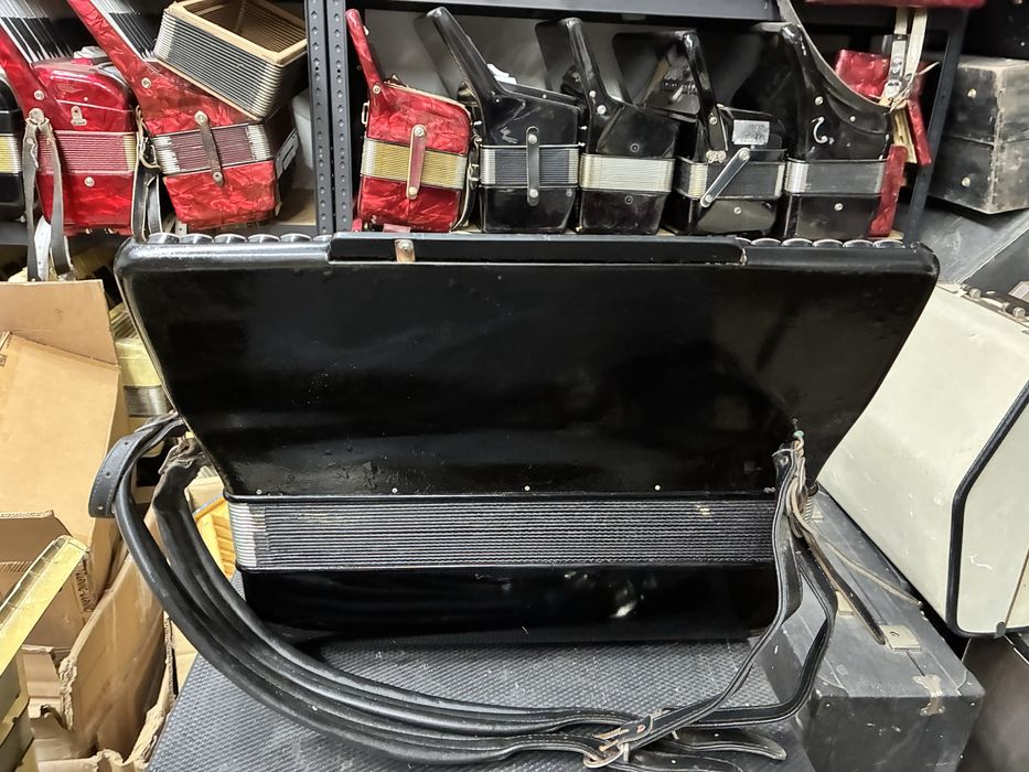 Acordeon Hohner Atlantic IV deluxe cu surdina