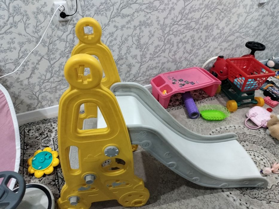 Продам детскую горку.