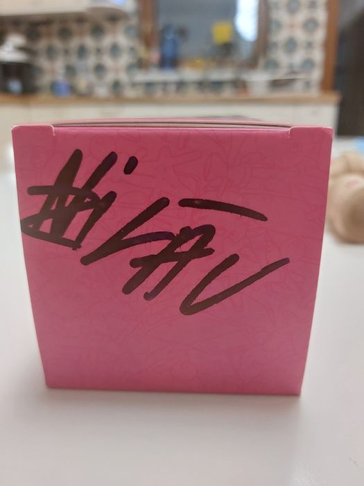 Kendama Bisoi, autograf Adrian Vilau