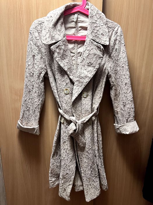 Нов шлифер с дантела