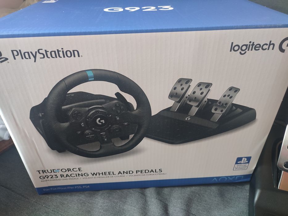 Volan gaming Logitech G923 in garantie până în nov 2027