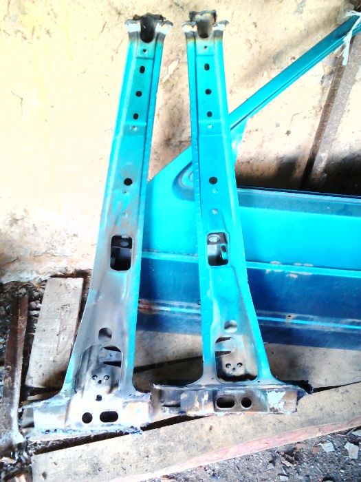 ТАВАН 4-ри врат ГОЛФ,1 среднa дясна колонa за Голф 2