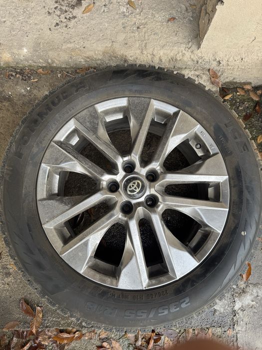 Срочно продам зимние шины