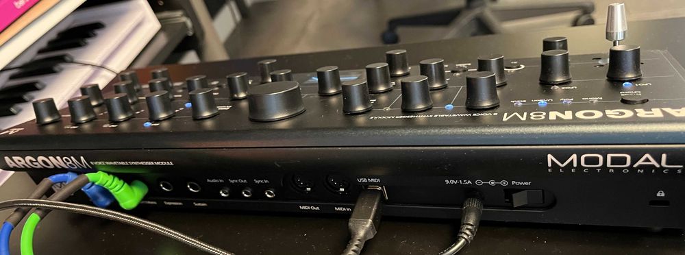 Синтезатор Modal Argon8m