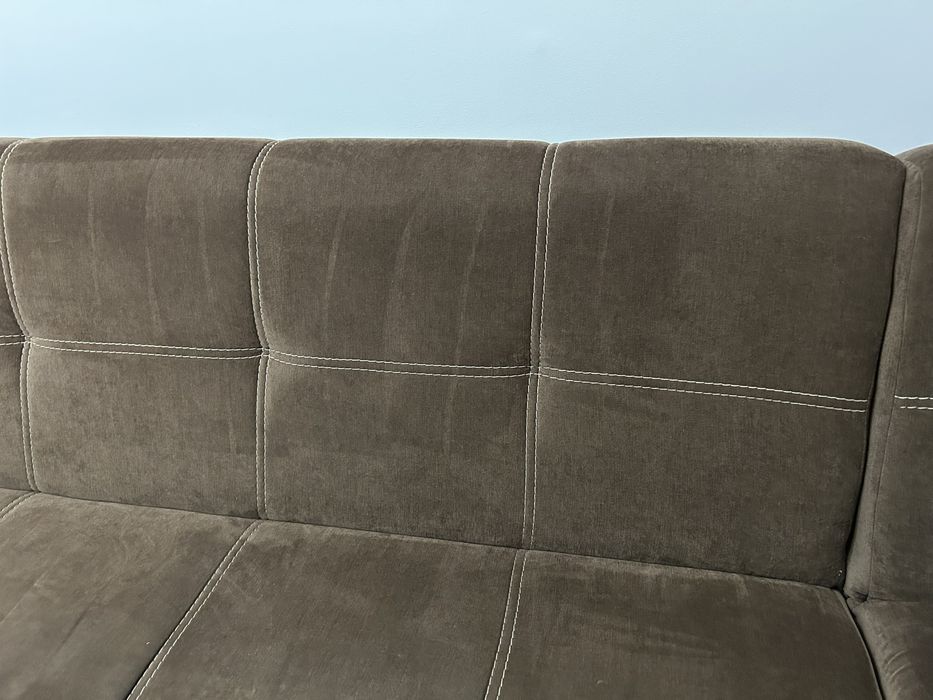 Ъглов диван с функция сън в кафяво и бежово, ракла