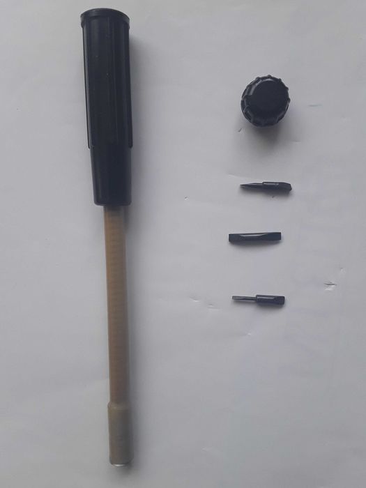 Отвертка с гибким валом.