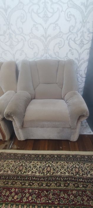 Диван Кресло Лар сотилади холати яхши