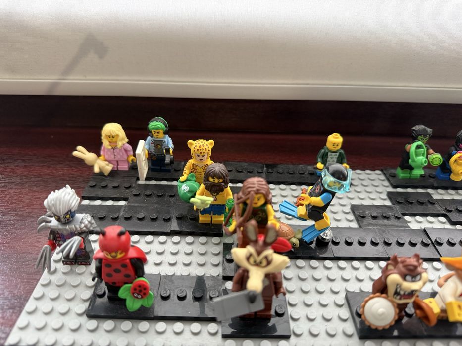 Lego мини-фигурки