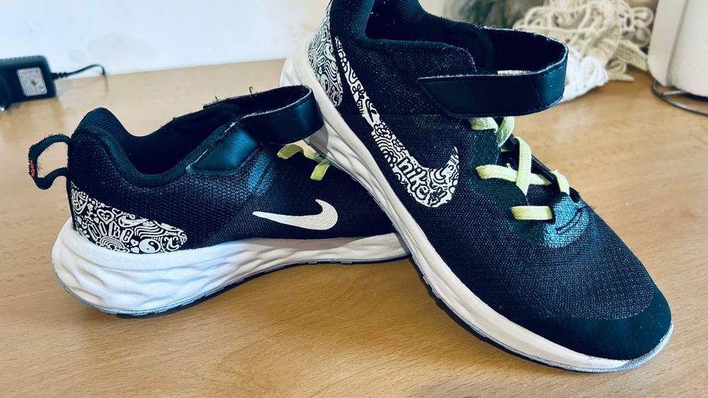 Adidași Nike nr 34 ca noi