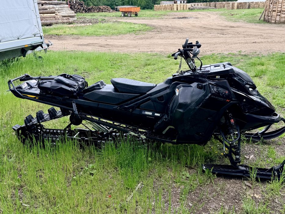 Snowmobil ski doo turbo 164 cm 2023