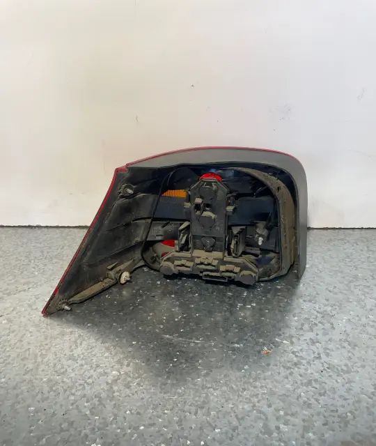 Lampa / Tripla stop stanga pe aripa Volkswagen VW Golf 2000