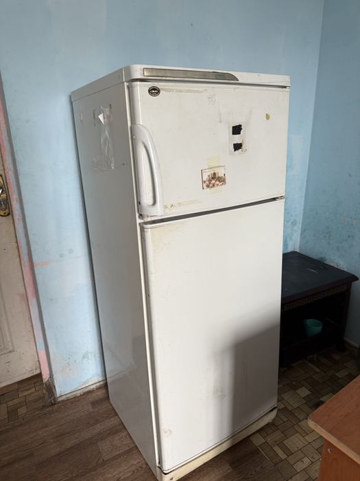 Холодильник б/у в хорошем состоянии