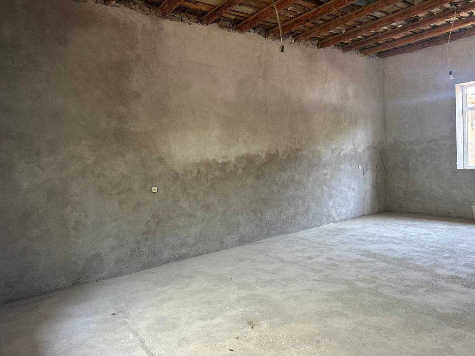 СРОЧНО !! Продается участок в Яшнабаде 6 соток 6 комнат