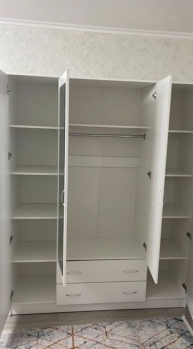 Шкаф для одежды продам