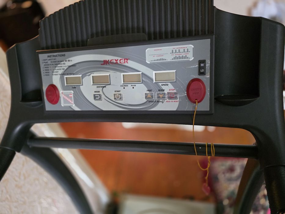 Беговая дарожка сотилади