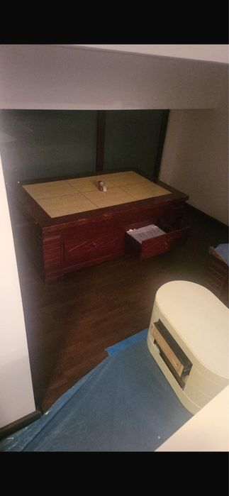 Dormitor lemn masiv si mobila de living