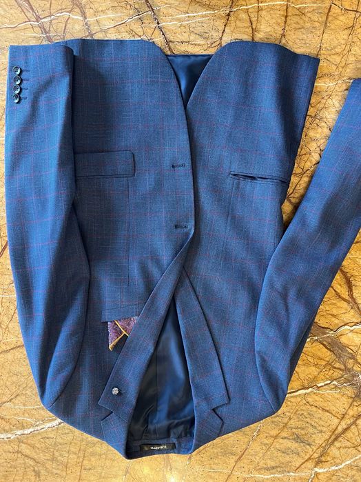 Мужской костюм тройка