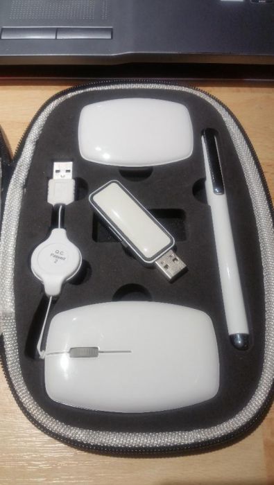 FOLIO XD Design Office Travel Kit Multimedia - ideal cadou