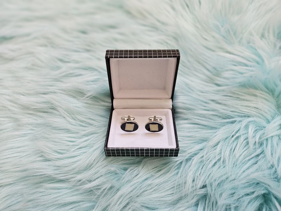 Butoni camasa barbati