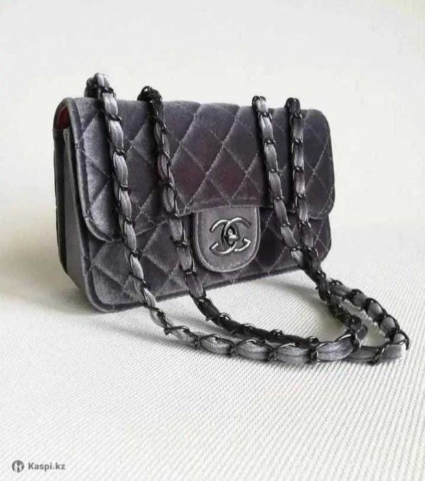 Сумочка бархатная с цепочкой