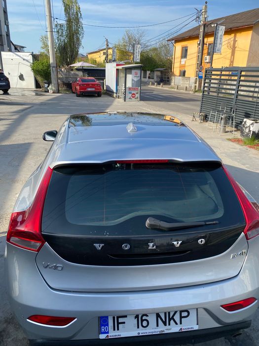 Volvo V40 D4 190CP | Panoramic | Harman Kardon | Istoric + CarVertical | Direcție nouă GARANȚIE