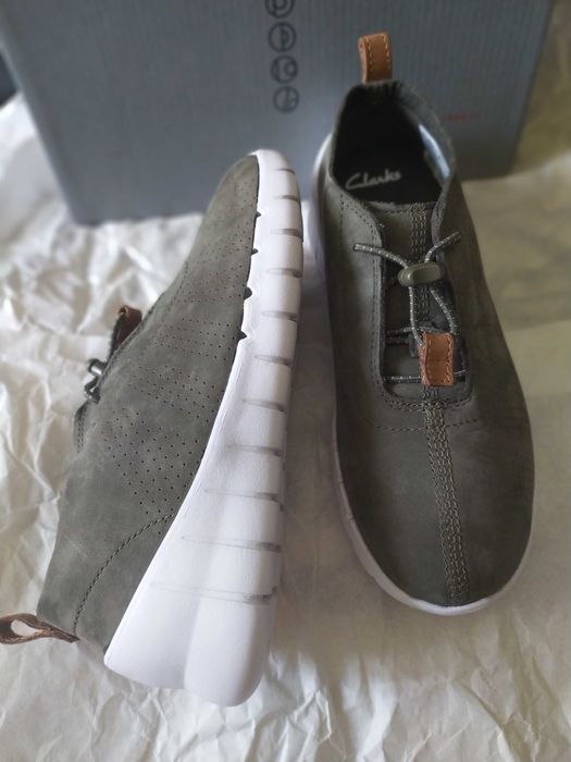 Нови Clarks. Оригинали обувки, естествена кожа, н.33, 33,5, 34, 35