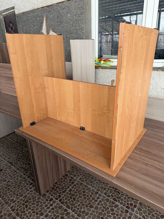 Стол, тумбочка, стол