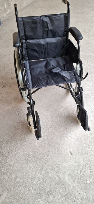 Ногиронлар аравачаси сотилади.