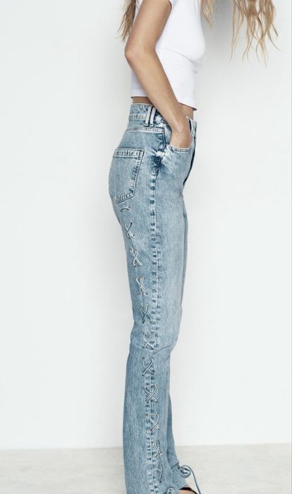 Светли дънки на Zara