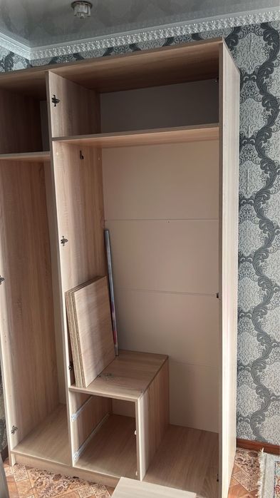 Продам шкаф 2дверный 30000