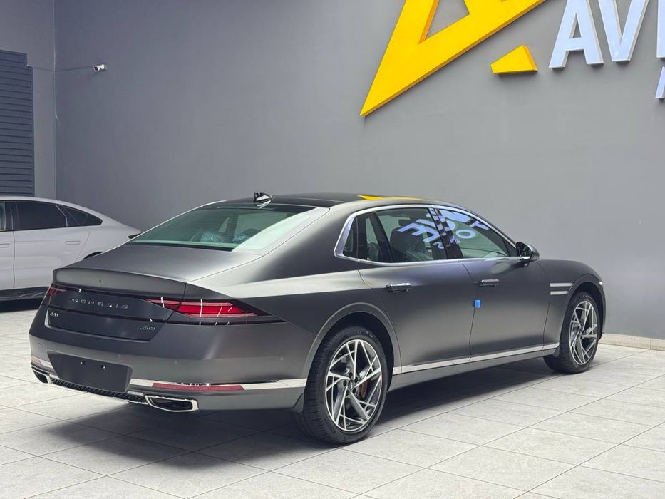 Продается новый Genesis G90