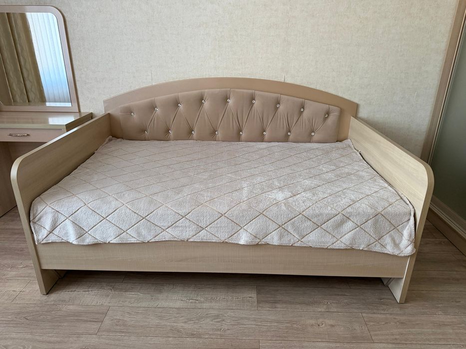 Продам мебель в спальню.